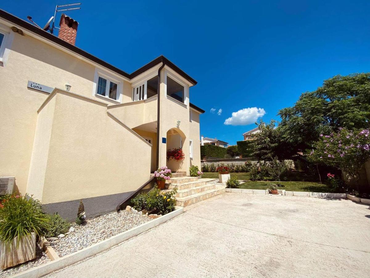 Apartman Luna Sveti Lovreč Pazenatički Exterior foto