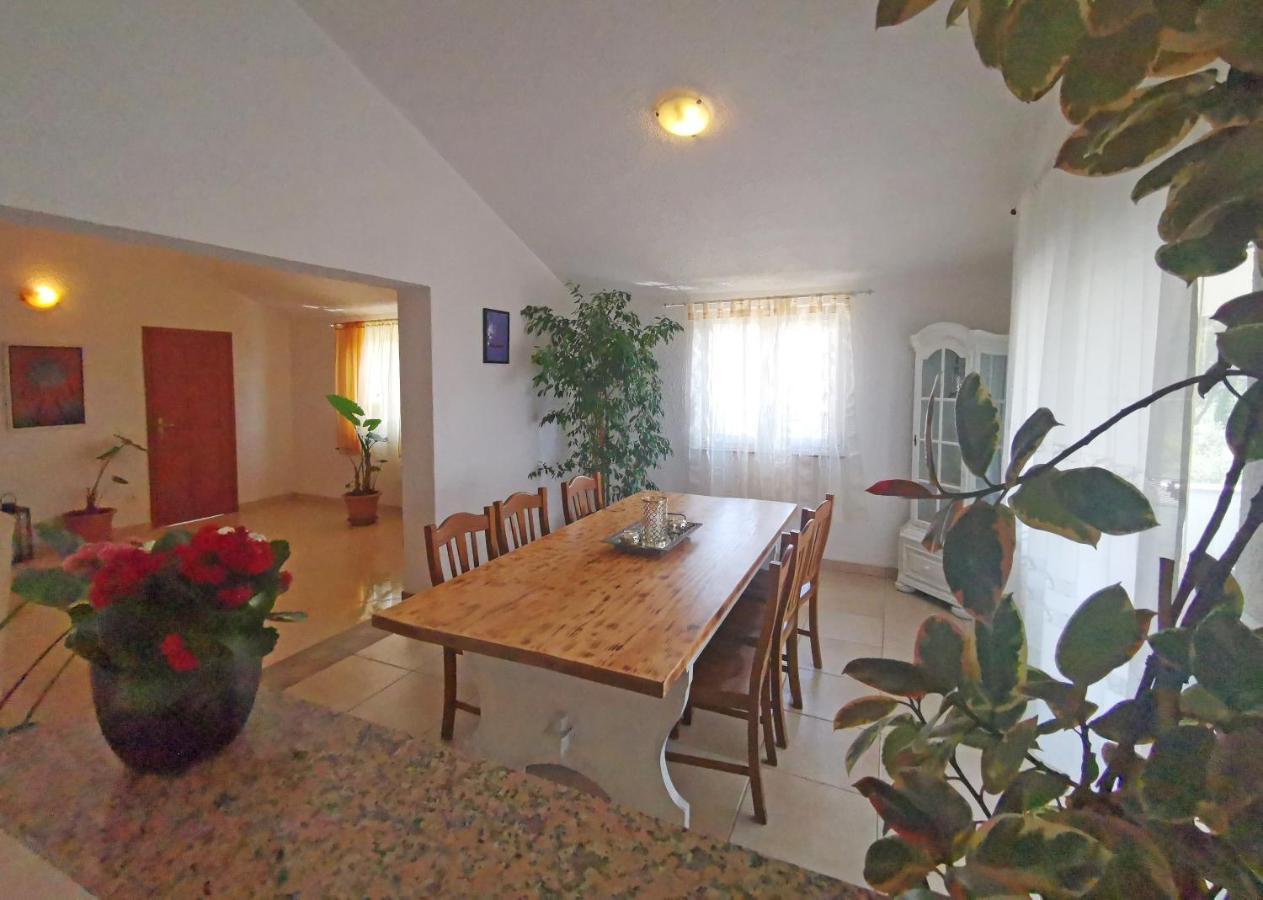 Apartman Luna Sveti Lovreč Pazenatički Exterior foto